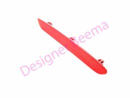 (63147853470) Rear Bumper Reflector - Right
